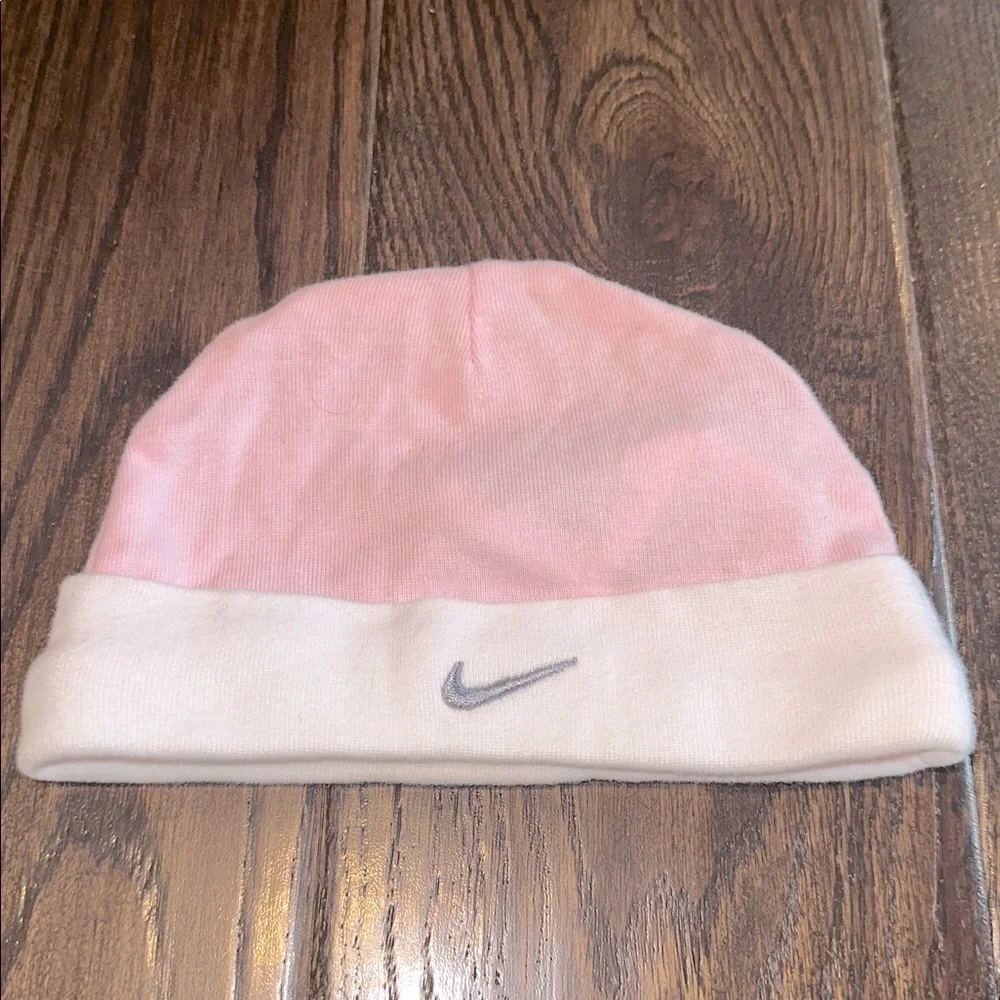 Nike Soft Pink and White babies Beanie size 0-8 months
